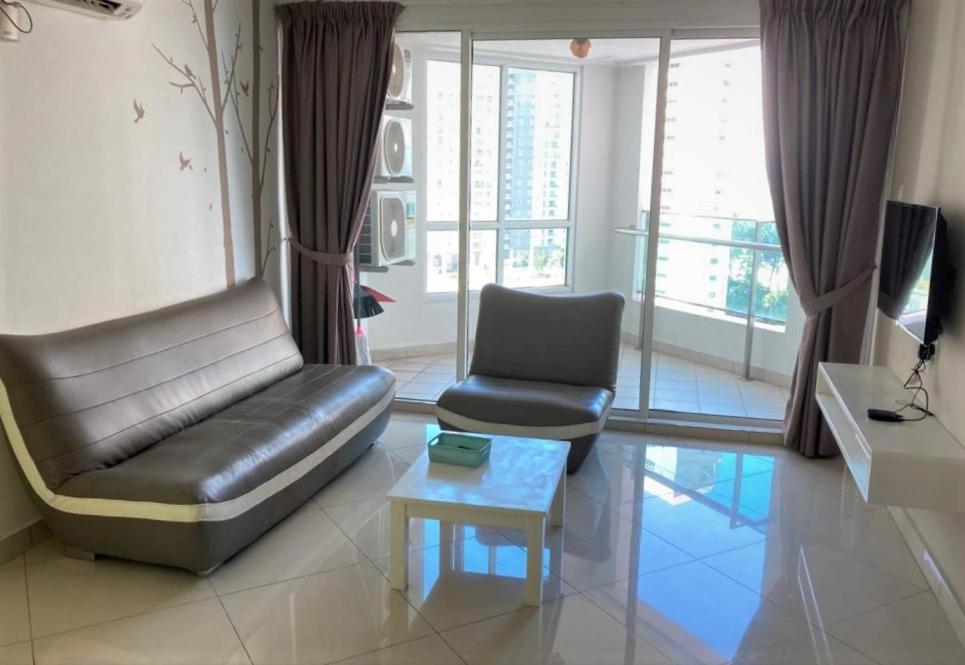 Mansion One Seaview Georgetown 2Br 6 Pax Apartment Exterior photo