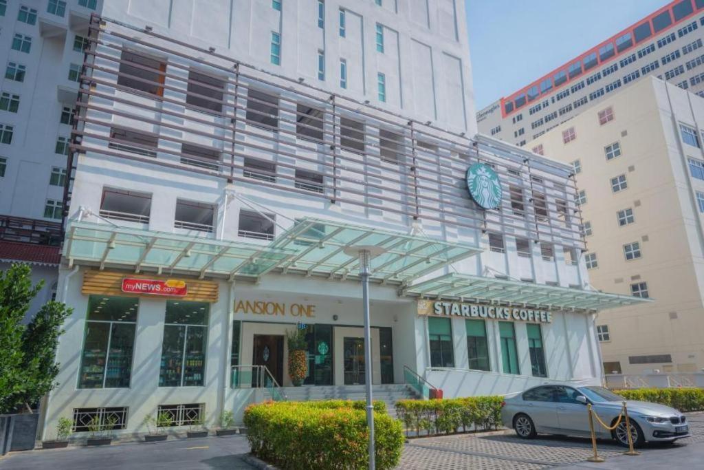 Mansion One Seaview Georgetown 2Br 6 Pax Apartment Exterior photo